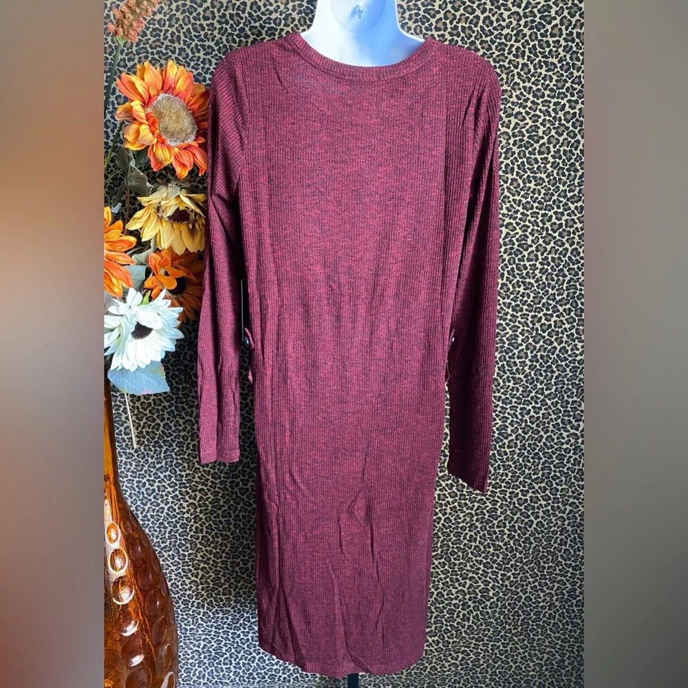 🌴3/$30🌴DOE & RAE Burgundy Marble Long Sleeve Side Slit Button Accent Dress - Picture 7 of 12